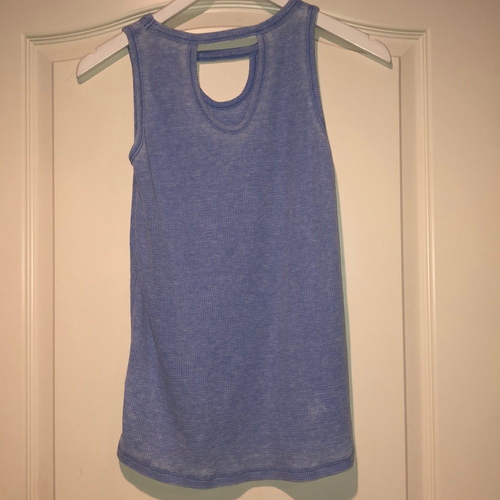 Blue Key Hole Tank - Picture 2 of 2
